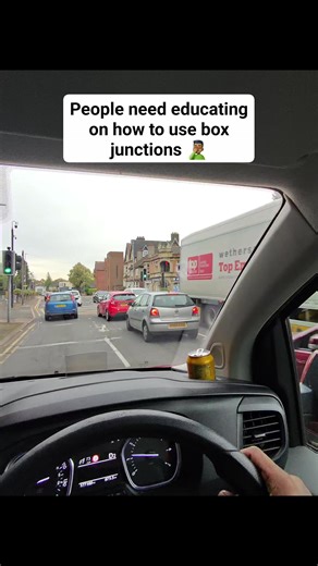 Nicky Masih on Instagram: "Box junctions. These have criss-cross yellow lines painted on the road. You MUST NOT enter the box until your exit road or lane is clear. However, you may enter the box and wait when you want to turn right, and are only stopped from doing so by oncoming traffic, or by other vehicles waiting to turn right. Why is this so hard to understand 🤦🏾‍♂️ #driving #junctions #HighwayCode"