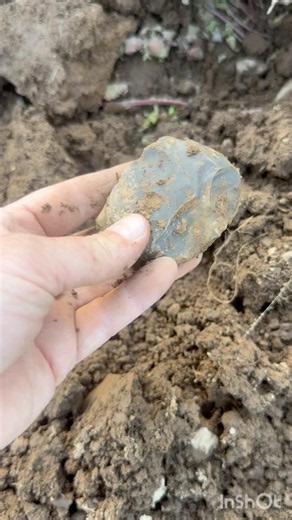 Blue Scraper #arrowhead #arrowheadhunting #nativeamerican #artifacts #artifacthunting #rockhounding