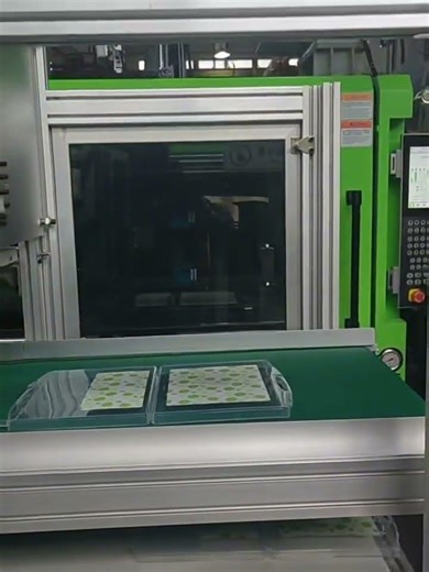 High-Speed Robot Arm for Injection Molding | Plastic Housing Production Line Automation #machine