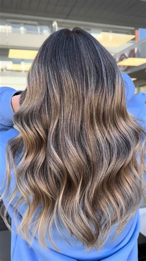 Was ist eigentlich eine Oberkopf Balayage? #friseurhamburg #balayagehamburg #redkensahdeseq #hamburg #balayage