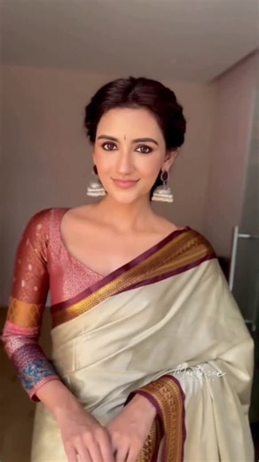 Manthree | Designer Sarees on Instagram: "Our bestseller soft mahalakshmi cotton silk saree with delicate weaving work is officially back! It’s lightweight, breathable, and has just enough shimmer to make you the star of any room. 👑 💸 BIG VIBES. SMALL PRICE. 🧵 Fabric: Premium Soft mahalakshmi cotton silk 🌈 Colors: Available in multiple stunning shades! 🚀 Delivery: 3-6 Days DM to order or whatsapp 9600717755 . @manthreecollections #manthreecollections #saree #sareelove #blouse #lehenga"