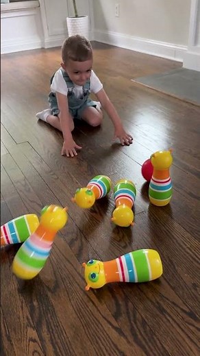 Melissa & Doug | Giddy Buggy Bowling Set
