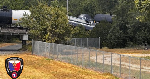 35 Union Pacific train cars derail in Texas