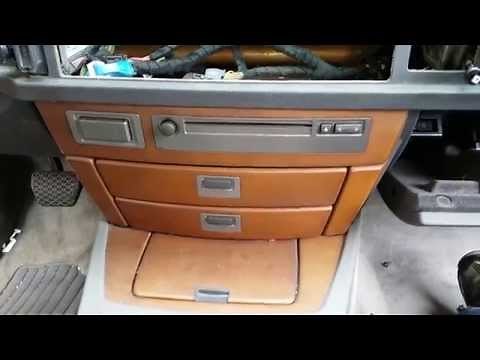 BMW 745 750 - Dash CD/Tuner Module & Storage Trays Removal
