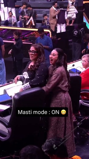 Karishma Kapoor & Geeta kapoor full on masti India's best dancer