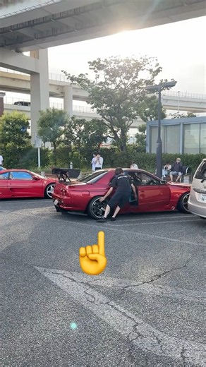 手動で動かすR32スカイライン…この雰囲気が渋すぎる🔥