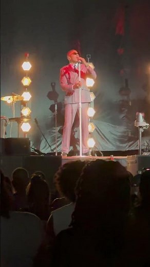 October London sings Mulholland Drive LIVE in Houston 2024 #octoberlondon