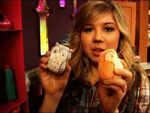 iCarly - Carly's Hot New Room Tour
