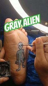#drawing #painting #feet #aliens #gray #funny #nickiminaj #video #short #art #lol #wtf #viral #toes