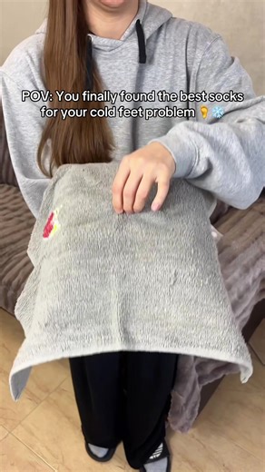 Who needs these socks? 🧦 ❄️ #winter #coldfeet #socks #comfort . . . Cold winter days and freezing temperatures? If you suffer from cold feet in winter, these heated socks are a game changer. Stay warm, cozy, and comfortable even on the coldest days. Perfect for winter, cold weather, and anyone tired of frozen feet.