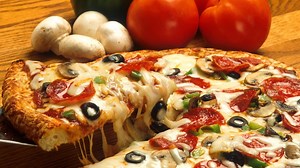 How College Students Can Avoid Overdraft and Late Fees