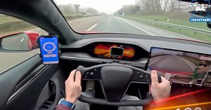 Dude Performs Tesla Model S Autobahn Speed Test