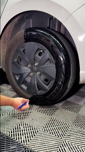 Extreme test: applying Rexer directly to a dirty tire! 🤯🔥