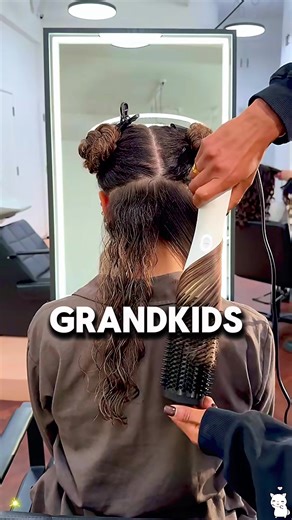 OlasjustwandeingoffatDisneylandParisattheNewWorldofFrozencomingnextMarch!Beyondcute#disneyland#WorldOfFrozen#frozen#disneyadventureworld#disneylandparis