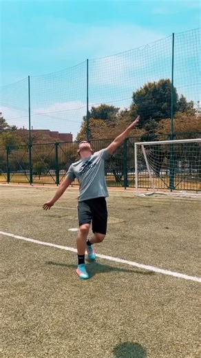 Joselú | Tutorial para hacer una chilena ⚽️⚽️ | Instagram