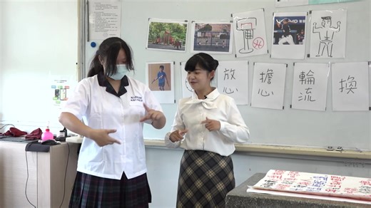 For users of Taiwan Sign Language, getting basic services usually means using an interpreter. But one Tainan doctor can offer care to patients directly thanks to his signing skills. | TaiwanPlus News