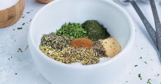 Homemade Greek Seasoning (My Secret Is Cinnamon!) - Evolving Table
