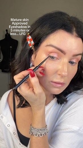 Easy 5-Minute Makeup Tutorial with Mac Cosmetics, Too Faced, and Urban Decay Products