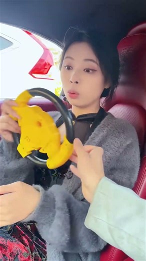 Harley Quinn got scared #Cosplay