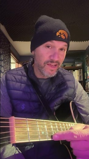 Choosing guitar strings #guitar #guitarlesson #guitarstrings