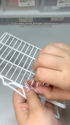 117K views · 743 reactions | Is this the sticky tabs you bought?#laylaanails #pressonnailslovers #pressonnailsforsale #pressonnailset #fyp #nailstagram #nailtutorial | Laylaa Nails | Facebook