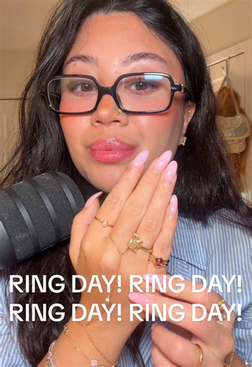 It is (mini) ring day! A few cute fresh off the bench orders to show you today! The overwhelming support you guys show me always keep me so humbled, thank you for trusting me with your visions 🥲 #pinkdiamond #customjewelry #pinkyring #labdiamond #gemstones