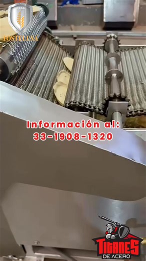 Con nuestra Freidora Mecanizada para tostada y totopos, puedes freír tortilla para obtener tostada tipo casera y totopos para chilaquiles con un acabado uniforme, crujiente y de excelente calidad. Fabricada con malla de acero inoxidable T304 grado alimenticio, garantiza higiene, durabilidad y un proceso continuo de alto rendimiento. Para información detallada, características técnicas y cotización: 33-1908-1320 (llamadas y WhatsApp) ¡Aprovecha los precios del 2025! | Tostelusa