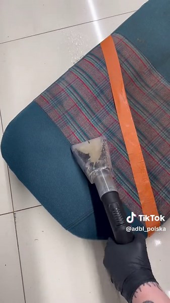 Przyspieszone schnięcie tapicerki z ADBL Pre Spray