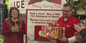 Holiday Sharing Tree kicks off to spread holiday cheer
