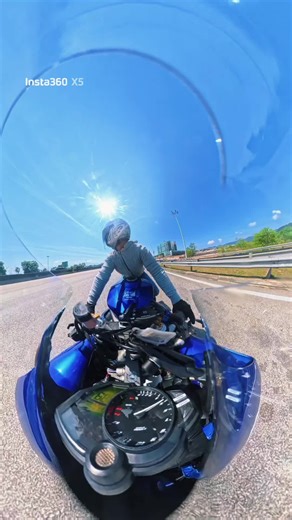 Yamaha R1 Crossplane: Performance and Features