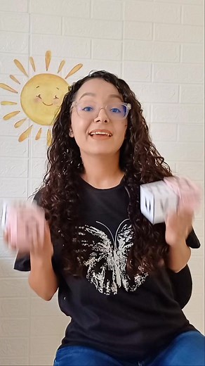 👩‍🏫Comparto con ustedes un excelente recurso🎲 para aprender a leer y escribir, en lo personal me encanta utilizar los dados de letras para formar sílabas y después palabras, los niños se divierten mucho aventando el dado o los dados, haciendo énfasis en el sonido de cada letra✨️ ⬇️Las plantillas de los dados de letras y la tablet para dictado las puedes descargar GRATIS en mi página web. 🙋🏻‍♀️Levanta la manita y te comparto el enlace 😉 | Mi escuelita de Apoyo