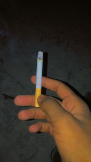 میری ان بد قسمت آنکھوں نے #سگرٹ #dontunderreviewmyvideotiktok #ownvoice #fypシ゚viral #capstan_boy🚬 #dontunderreviewmyvideo