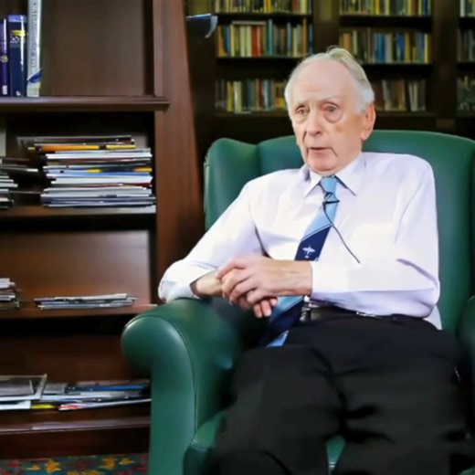 Legendary test pilot Eric 'Winkle' Brown takes the P-47 Thunderbolt for a spin, sharing his firsthand impressions of this iconic WWII warbird. #EricWinkleBrown #P47Thunderbolt #WWIIAircraft #TestPilot #AviationLegend #Warbird #FlyingHistory #AviationEnthusiast | Echoes of Valor