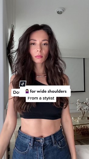 How to Make Your Shoulders Look Wider: Fashion Tips and Outfit Avoidance