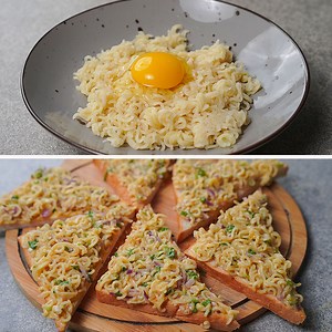 I Added Egg into Maggi and Make This Delicious Maggi Bread Toast ! Unique Maggi Recipe | Toasted