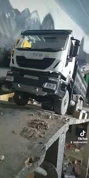 Iveco Trakker 6x6 AWD: Sand Traction & Soil Mechanics Analysis!