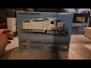 Unboxing A Proto 2000 GP30!