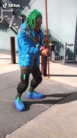 I did the best broom challenge. Can you do this? Watch til the end 🧹 #broomchallenge #broomstickchallenge #thebroomstick