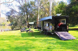 Review: Dreamseeker F-14 Tom Cat Toyhauler - GoRV