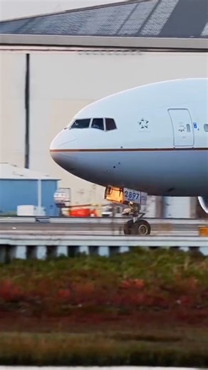 United Airlines Boeing 777 rolls toward the gate after a smooth landing at San Francisco International Airport (SFO). #sfflights #unitedairlines #boeing777 #flysfo #avgeeklife #aviationlovers #widebodyjet #airportoperations #aviationdaily #fblifestyle #planespotter #sanfranciscoairport #aircraftmovement | SF Flights
