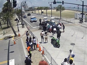 56K views · 1K reactions | WATCH: More than a dozen Good Samaritans swarmed on a car after it ran over a motorcycle and trapped the driver underneath. >>> https://2wsb.tv/3NO58Ud WARNING: This video could be considered intense for some viewers. | WSB-TV | Facebook