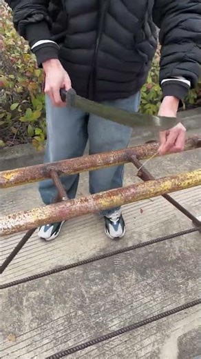 ⚔️ Hidden Extendable Sword – Next Level Weapon Demo