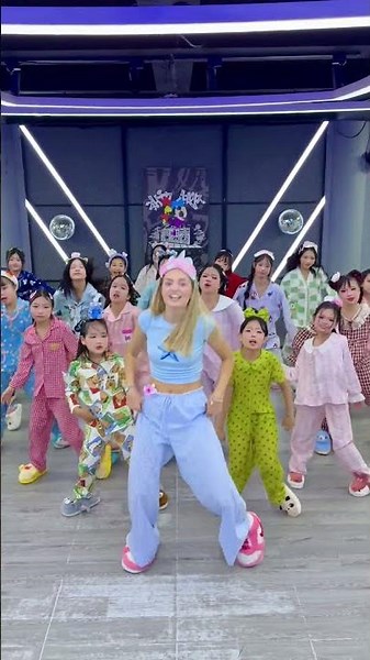 World Cup song Dai Dai Dance – @Belitskay & BABY WARRIORS 😍 | Follow Me #trending #fyp