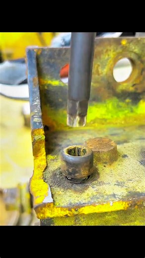 7.9K views · 20 reactions | Tricks and tools to remove staked bolt! #tricks #tools #viralreels #machine #machinelearning #trickshot #viralshorts #shorts | artKnot | Facebook