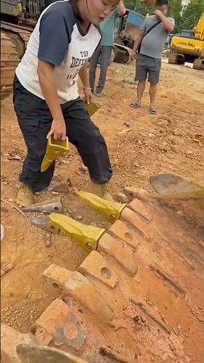 The process of replacing excavator bucket teeth #xcavator