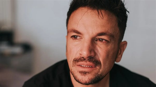 Peter Andre seen breaking down in floods of tears in new music video