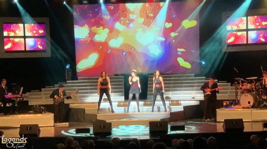 You're a heartbreaker, dream maker, love taker, don't you mess around with me...🤘 Show today at 3pm featuring tributes to Pat Benatar, The Blues Brothers™, The Judds, and Elvis! #happyfriyay 😊 | Legends in Concert Branson