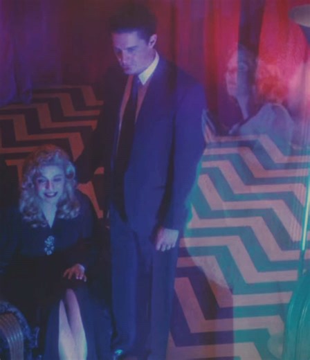 Feu, marche avec moi! ˚ˋঌ˖ / @Jen Lynch / #twinpeaks #laurapalmer #davidlynch #firewalkwithme #whimsical / Air (French Band) Ce matin-là (@AIR)