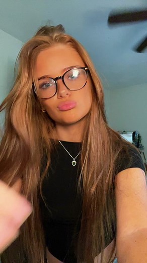 asher watching youtube in the back lol