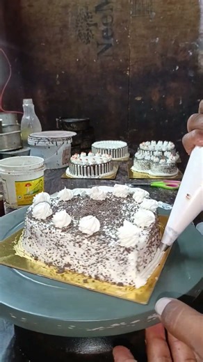 black forest cake half kg round shape Dil Wala#cake #chocolate #youtubshorts #likeandsubscribee